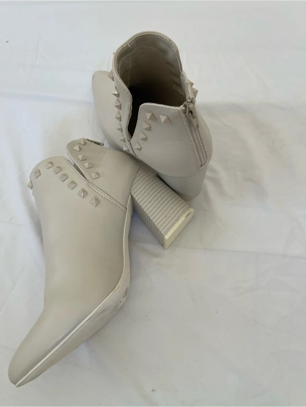 Studded Pointed Toe Ankle Boot in Cream- Sz-10